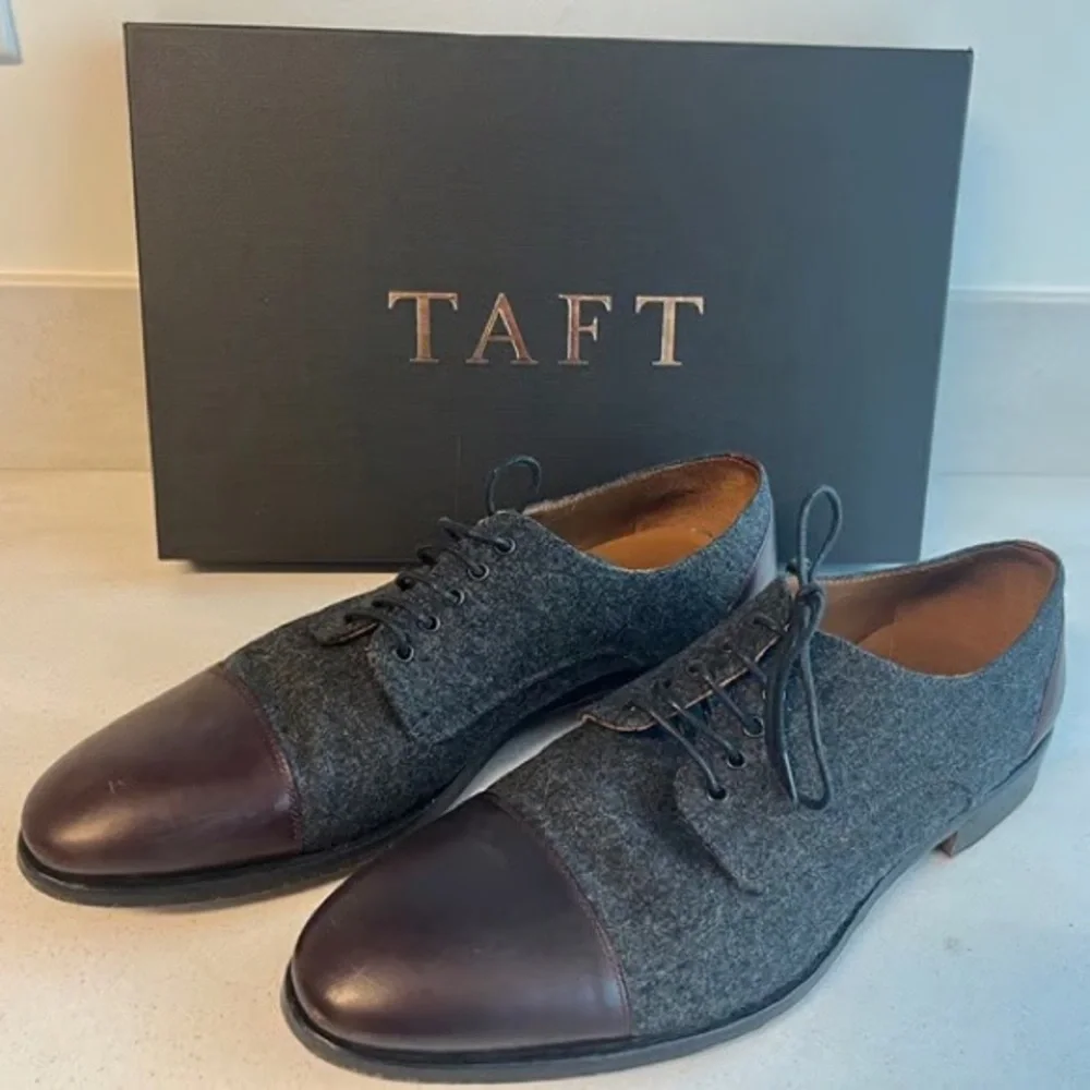 TAFT Gray and Brown Leather Sole Shoes
